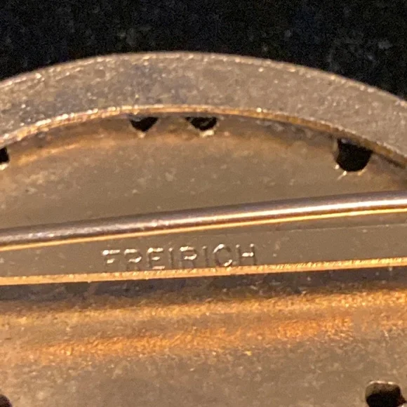 Vintage brooches 2 different styles one marked Freirich - Picture 3 of 7